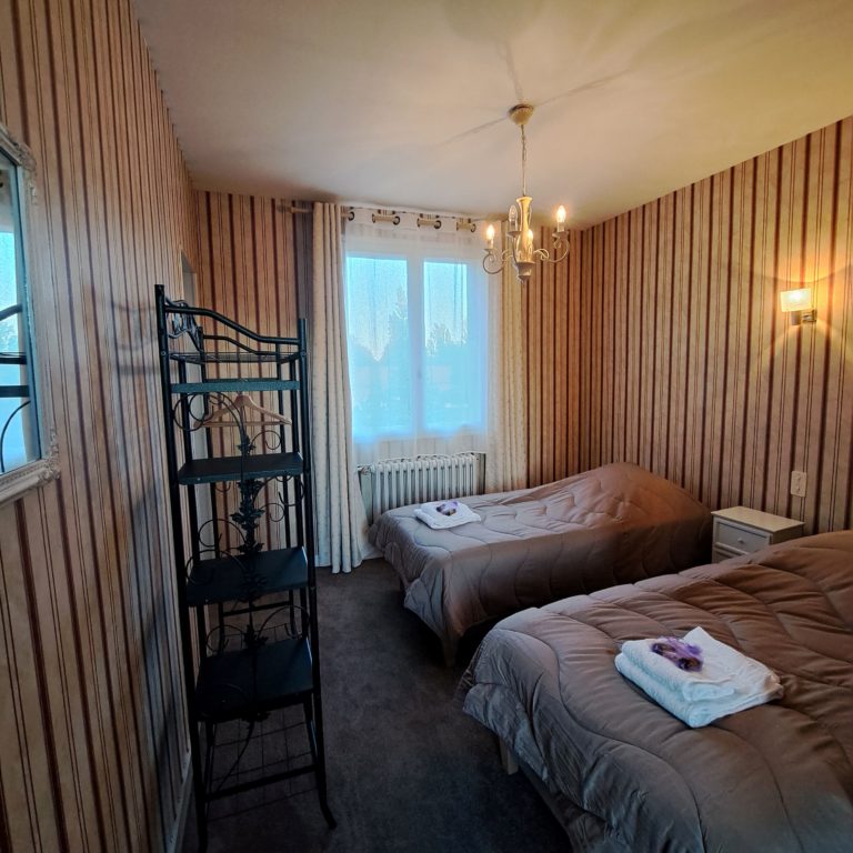 Chambre hebergement - Château de La Rolandière en Indre et Loire près de Tours (37)