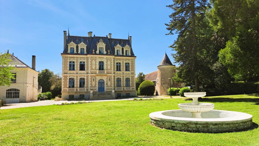 Le château de La Rolandière près de Tours en Centre-Val de Loire.